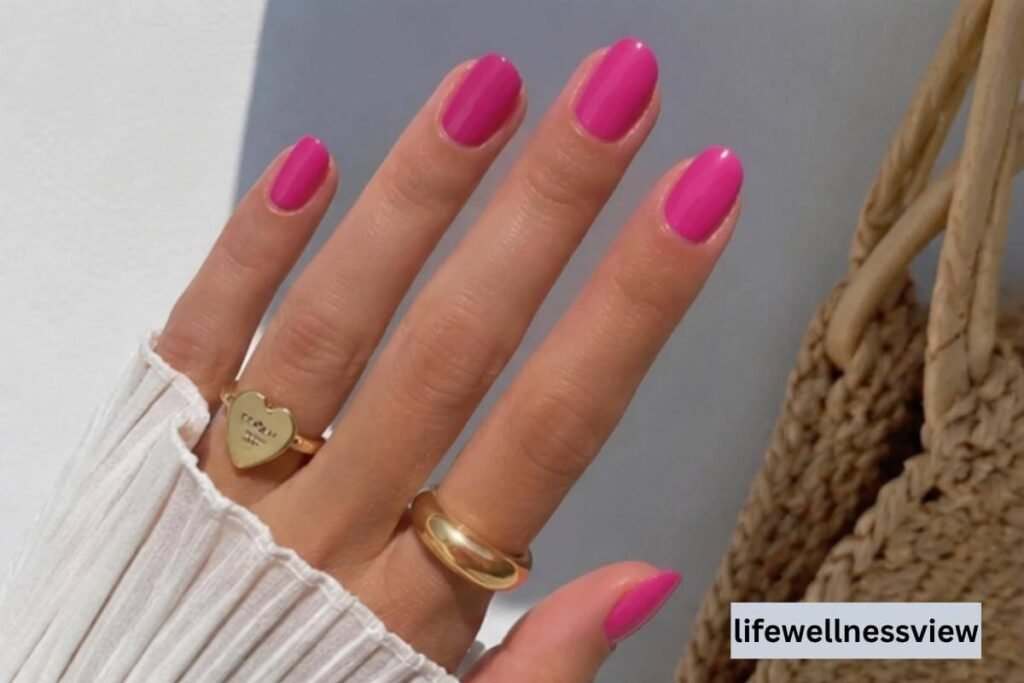 fuchsia nail color summer trending