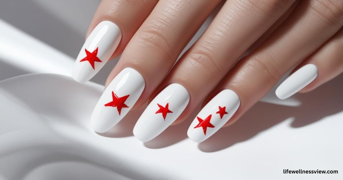 red-star-tip-nails